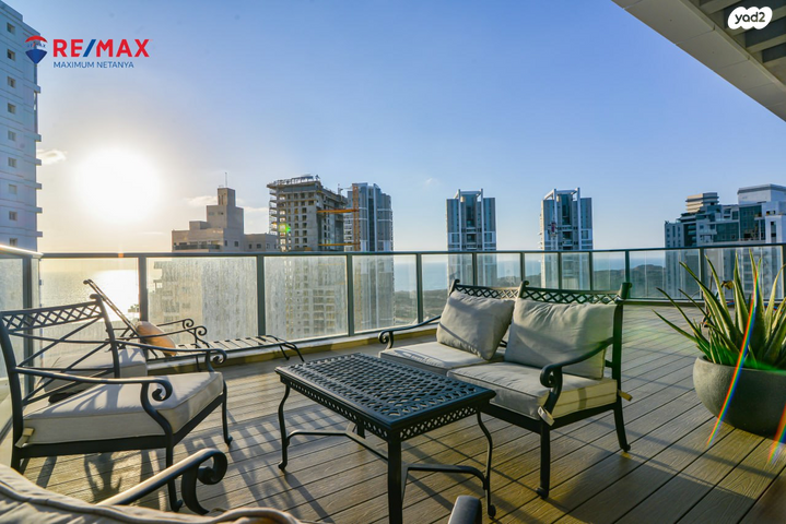 גג/ פנטהאוז, נתן יונתן 6, עיר ימים, נתניה