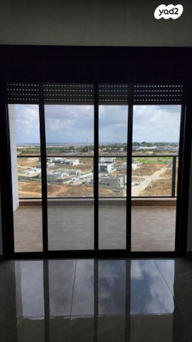 גג/ פנטהאוז, אריק איינשטיין, נווה שרון / שער העיר, נתיבות