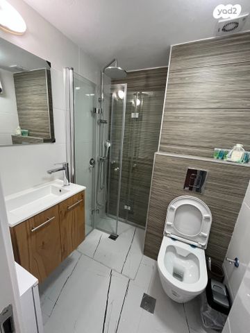 גג/ פנטהאוז, אליהו מני, ירושלים