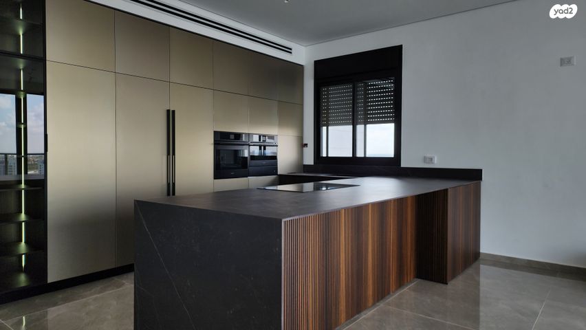 נווה שרון / שער העיר