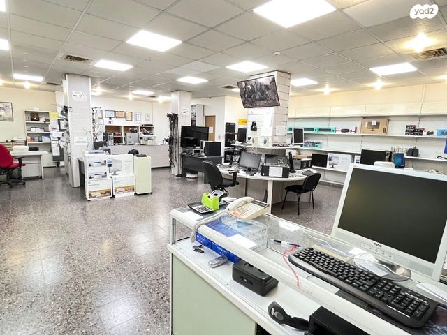 משרדים, מנוחה ונחלה, ג' / מרכז מזרח העיר, רחובות