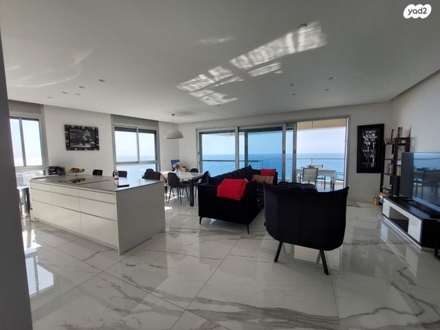 דירה, יוסף לפיד, גלי הים, נתניה