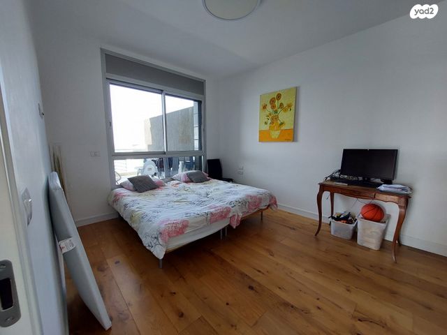 דירה, יוסף לפיד, גלי הים, נתניה