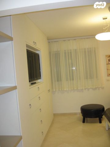 דירת גן, הרצליה