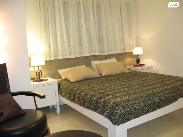 דירת גן, הרצליה