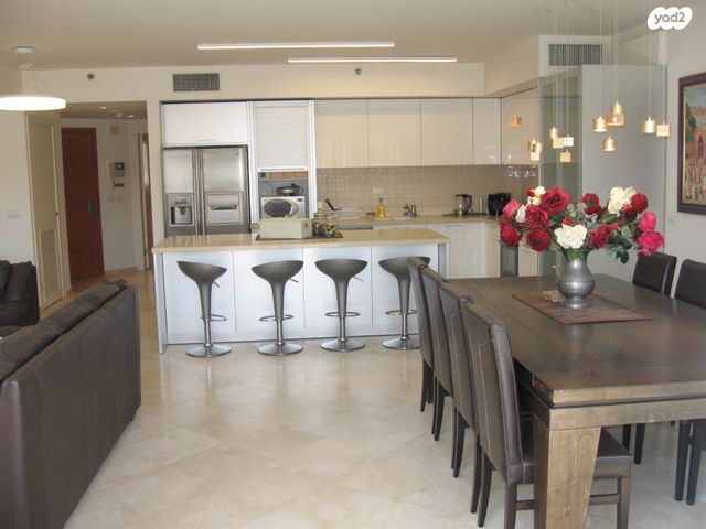 דירת גן, הרצליה