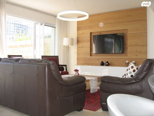 דירת גן, הרצליה