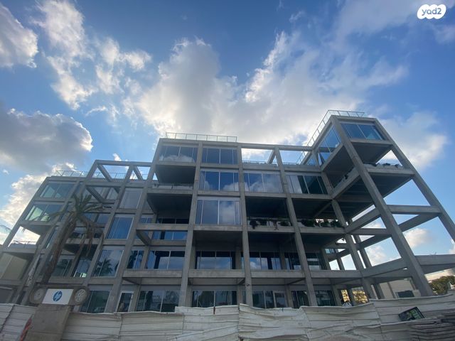 משרדים, קיסריה