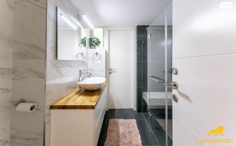 דירה, דוד טבצ'ניק 10, נווה גן, פתח תקווה