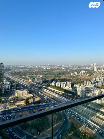 דירה, ניסים אלוני, צמרות איילון, פארק צמרת, תל אביב יפו