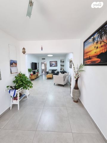 דירת גן, התנאים 18, גבעת אולגה, חדרה