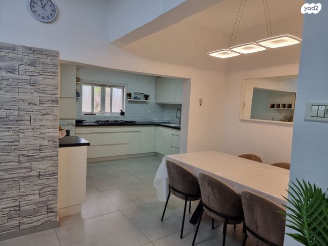 דירת גן, התנאים 18, גבעת אולגה, חדרה