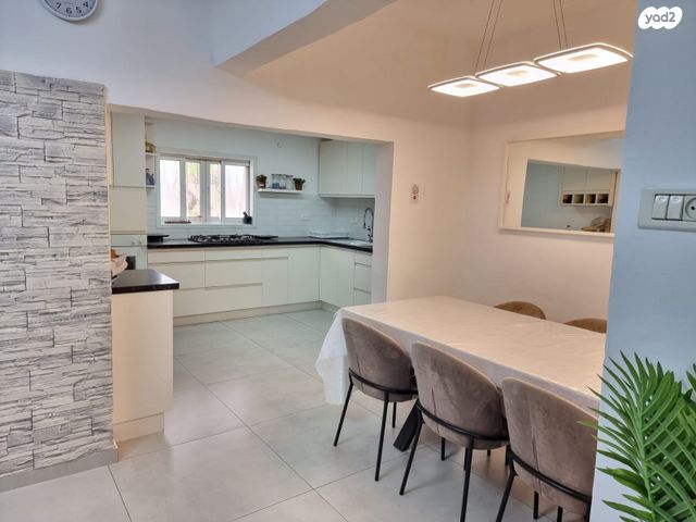 דירת גן, התנאים 18, גבעת אולגה, חדרה