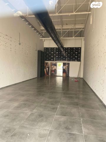 חנויות/ שטח מסחרי