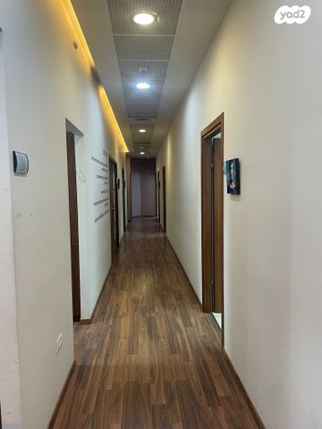 משרדים, יהוד מונוסון