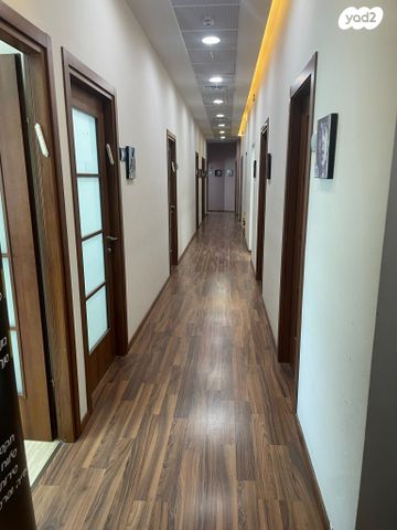 משרדים, יהוד מונוסון