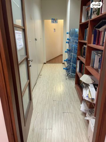 משרדים, יהוד מונוסון