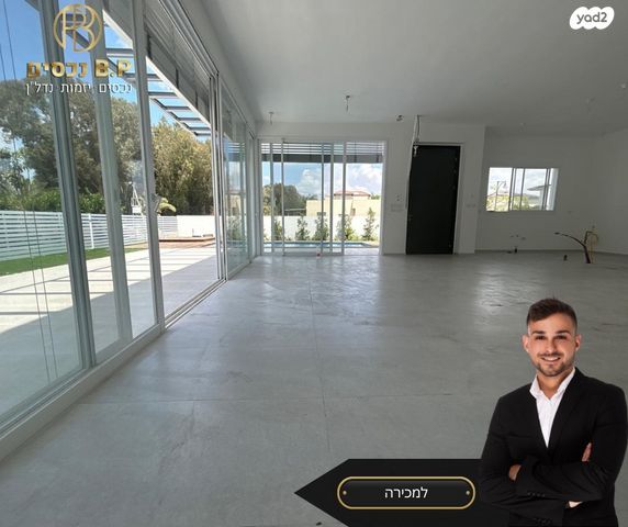 דו משפחתי, אקליפטוס, יד חנה, יד חנה