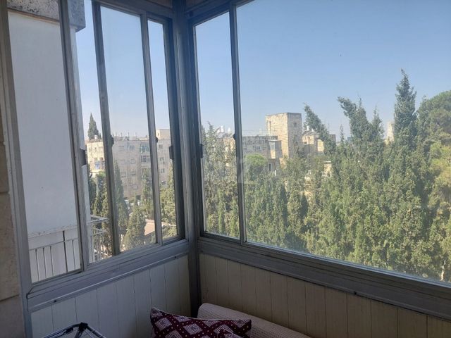 דירה למכירה בירושלים (תיווך) — 2