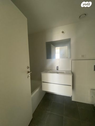 דירה, גרציאני יצחק 8, גני שרונה, קרית הממשלה, תל אביב יפו