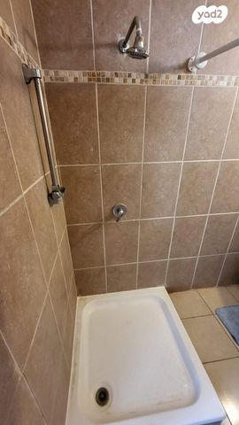 דירה, יוסף שפרינצק, שיכון א', קרית שמונה