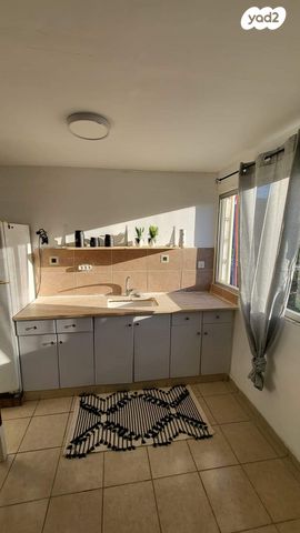 דירה, יוסף שפרינצק, שיכון א', קרית שמונה