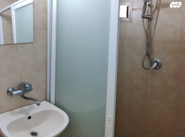 סטודיו/ לופט, דרך יפו 84, שער פלמר, תחנת רכבת השמונה, חיפה