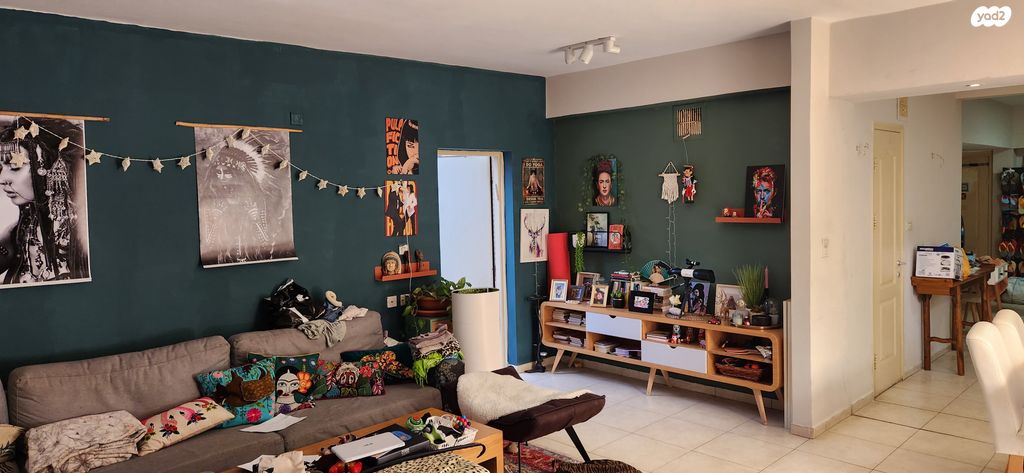 דירת גן, הרא"ה 297, אזור הבילויים, רמת גן