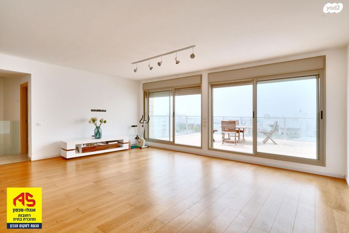 גג/ פנטהאוז, פרופ' יהודית בירק, רחובות המדע, רחובות