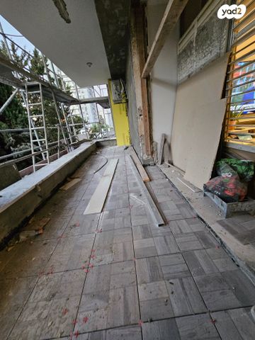 דירה, רמב"ם, ראשון לציון