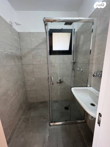 דירת גן, צה"ל, המיסדים, כרמיאל