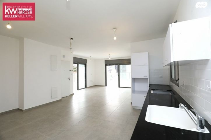 גג/ פנטהאוז, הפרחים, חריש