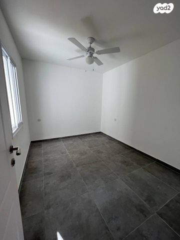 דירת גן, צה"ל, המיסדים, כרמיאל