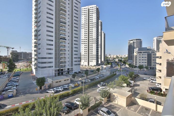 דירה, משכנות האומנים, קרית מוצקין