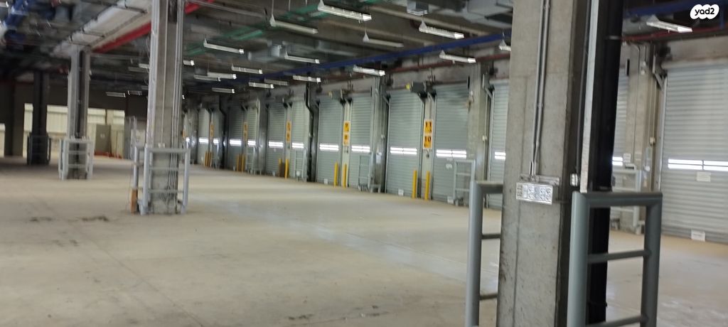 מבני תעשיה, ברקן