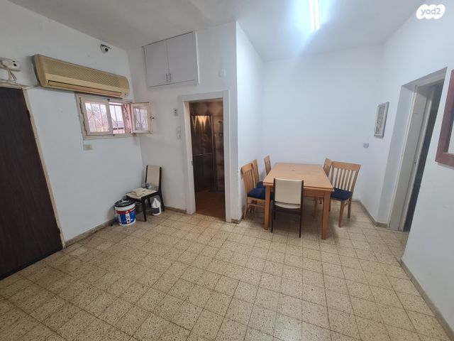 דו משפחתי, אהרון בן יוסף, קרית אתא