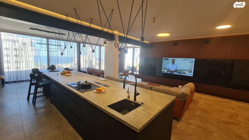 גג/ פנטהאוז, ז'בוטינסקי, עיר, מרכז העיר, נהריה