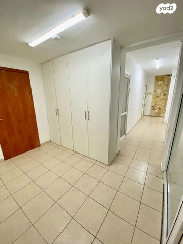 כללי, שדרות טרומפלדור, זיו, חיפה