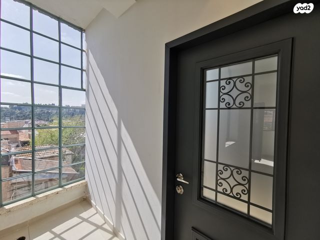 דירה, הרב שלום שבזי, נחלאות, שערי חסד, ירושלים