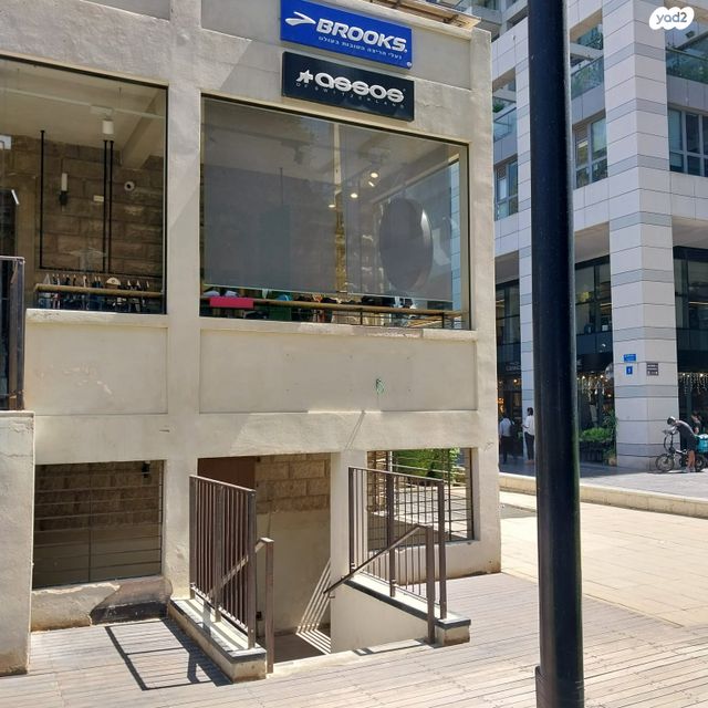 חנויות/ שטח מסחרי, אלוף קלמן מגן, גני שרונה, קרית הממשלה, תל אביב יפו