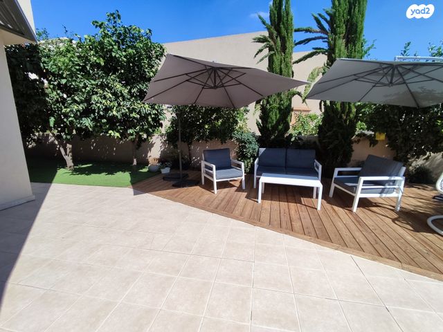 דו משפחתי, אורנית