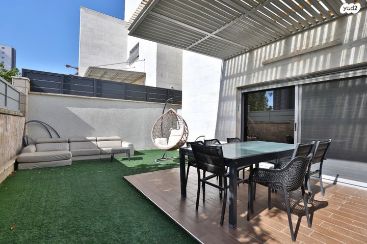 בית פרטי/ קוטג', נחל בניאס 39, אגמים, נתניה