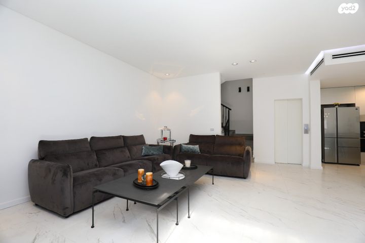 בית פרטי/ קוטג', נחל בניאס 39, אגמים, נתניה