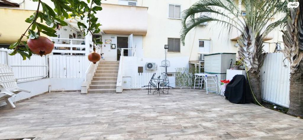 דירת גן, אורנית