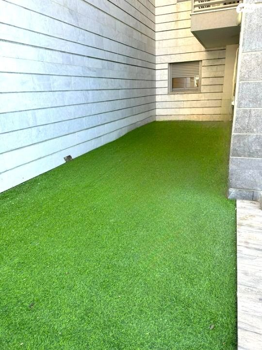 דירת גן, יהוד מונוסון