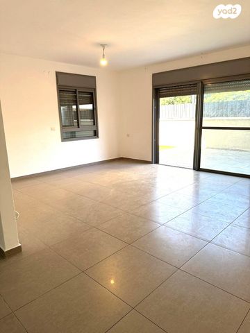 דירת גן, יהוד מונוסון