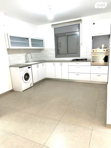 דירת גן, יהוד מונוסון