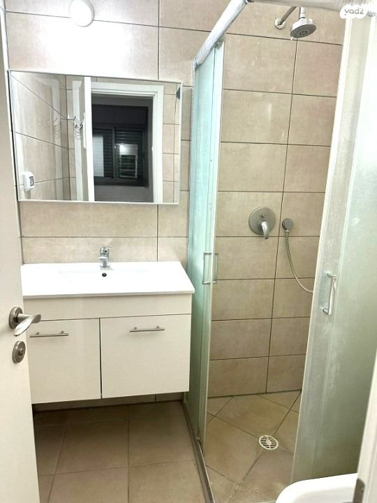 דירת גן, יהוד מונוסון