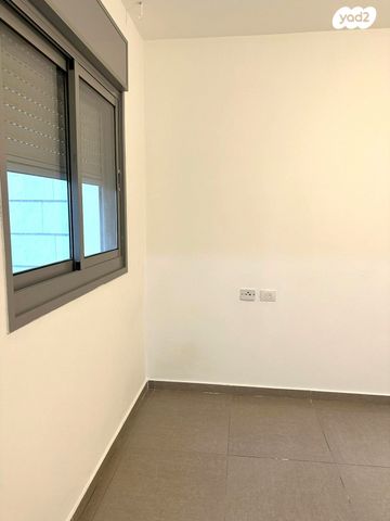 דירת גן, יהוד מונוסון