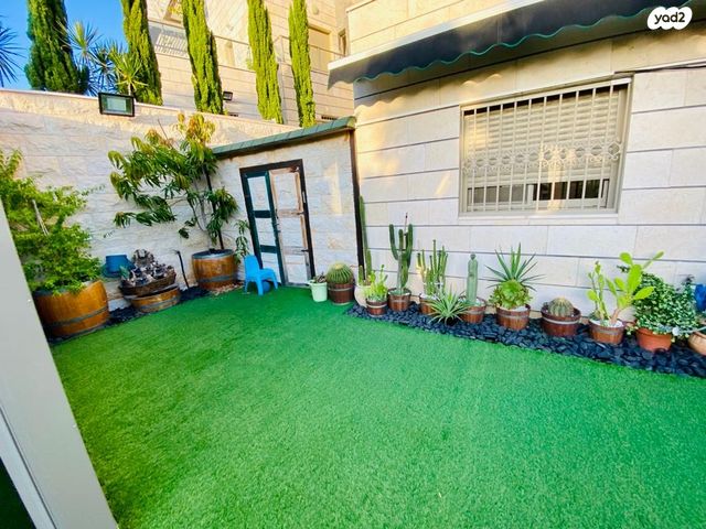 דירת גן, רחובות